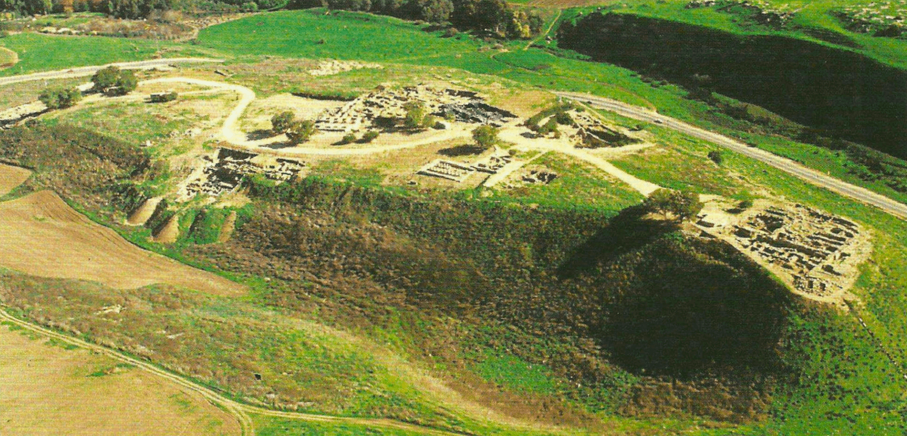 a cidade de Hazor, com 71 hectares, era a maior cidade dos cananeus